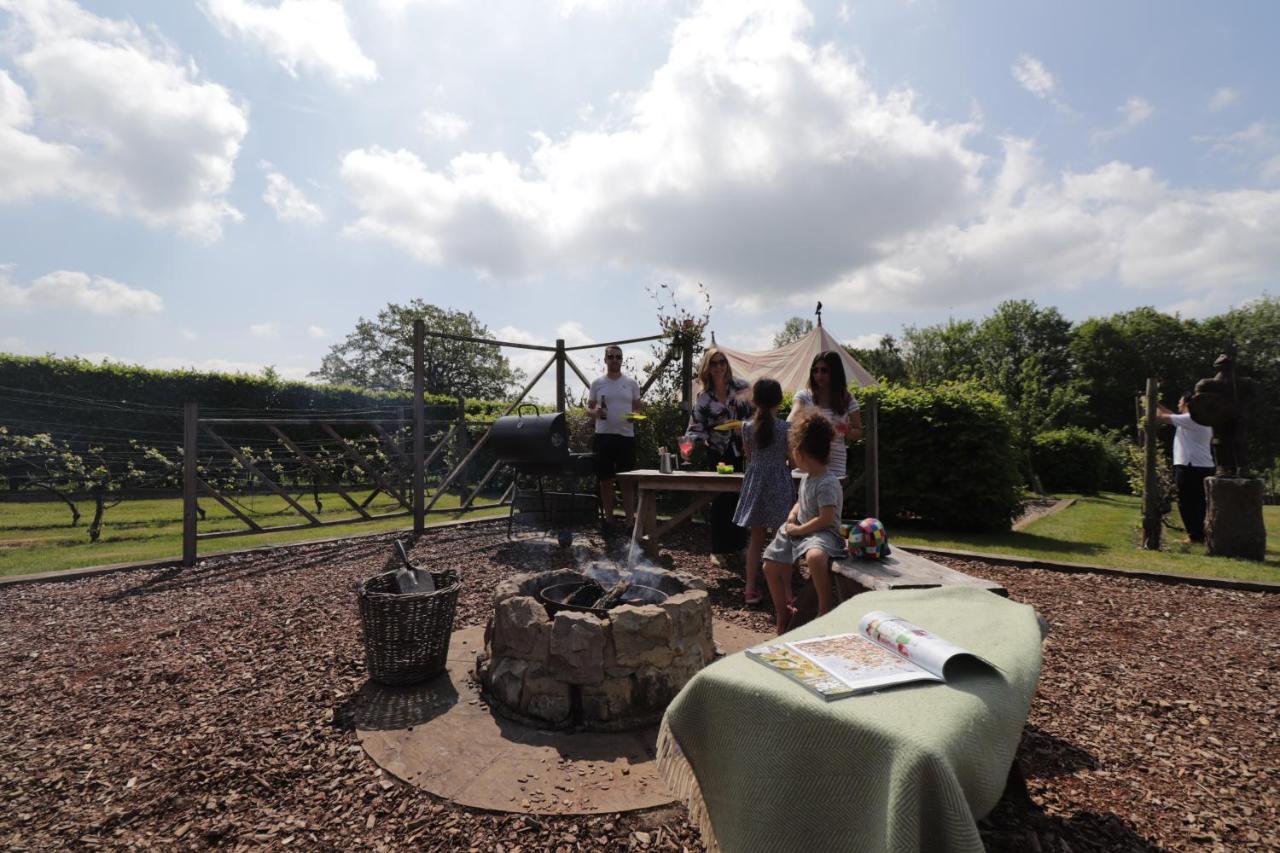Leeds Castle Knights Glamping Hotel ภายนอก รูปภาพ