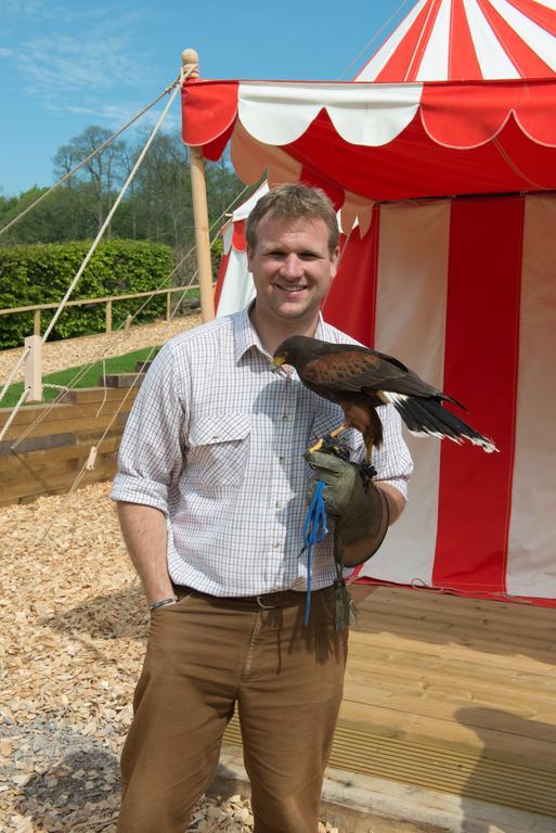 Leeds Castle Knights Glamping Hotel ภายนอก รูปภาพ