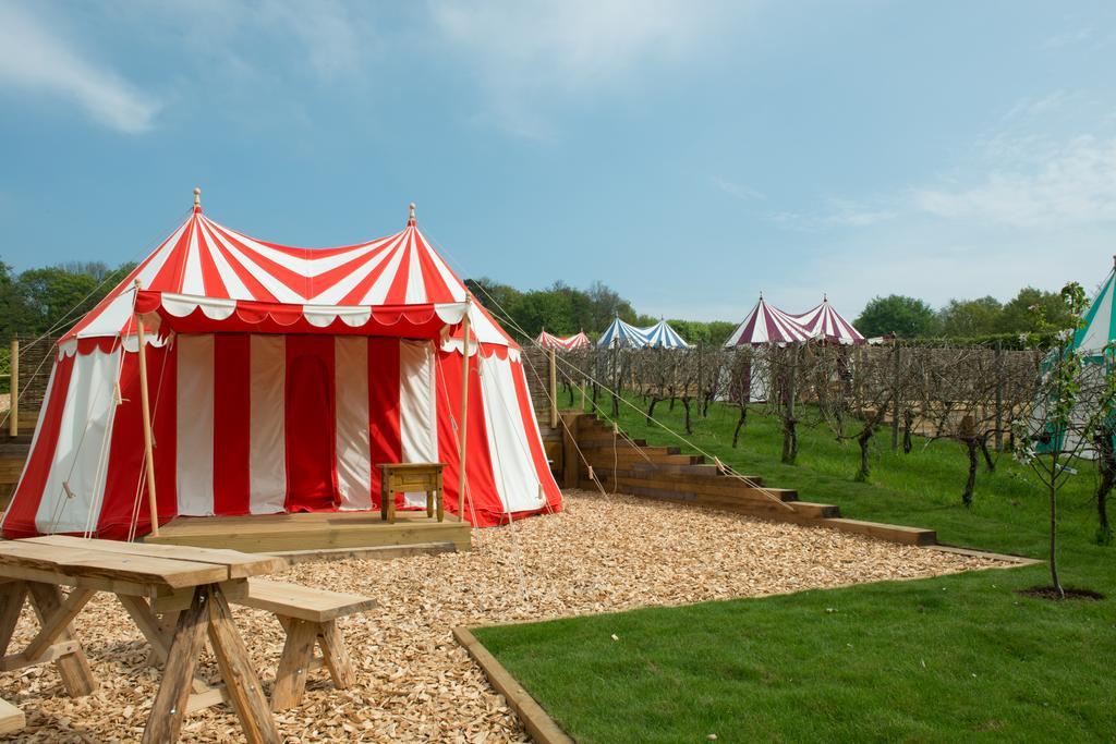 Leeds Castle Knights Glamping Hotel ภายนอก รูปภาพ