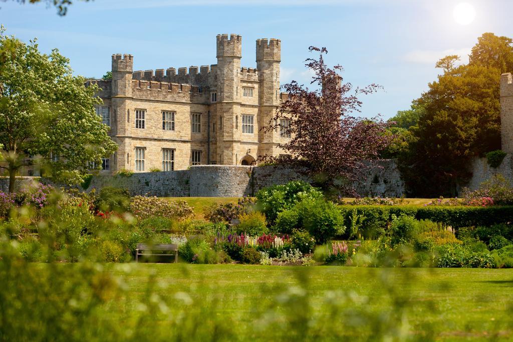 Leeds Castle Knights Glamping Hotel ภายนอก รูปภาพ