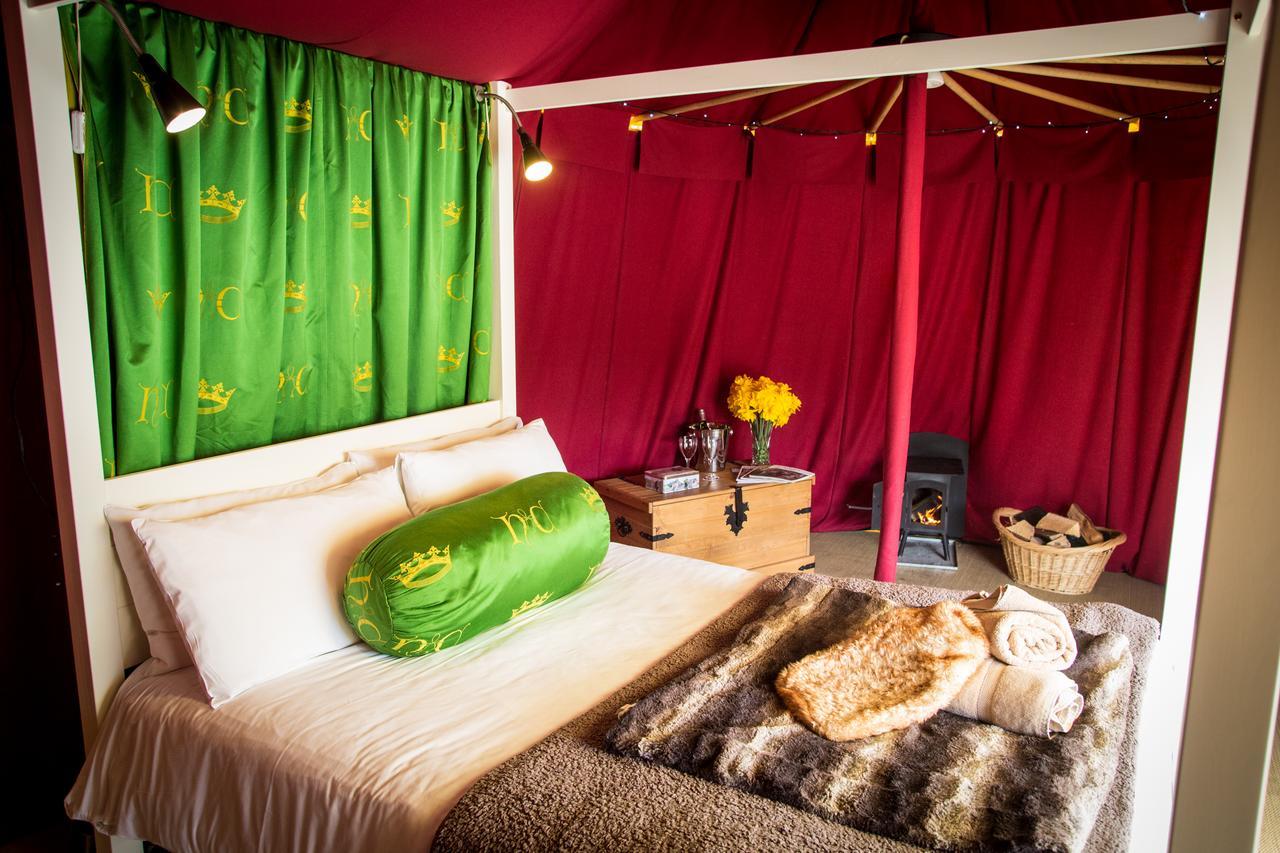 Leeds Castle Knights Glamping Hotel ภายนอก รูปภาพ