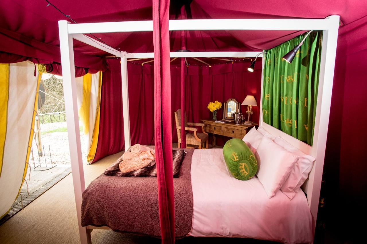 Leeds Castle Knights Glamping Hotel ภายนอก รูปภาพ