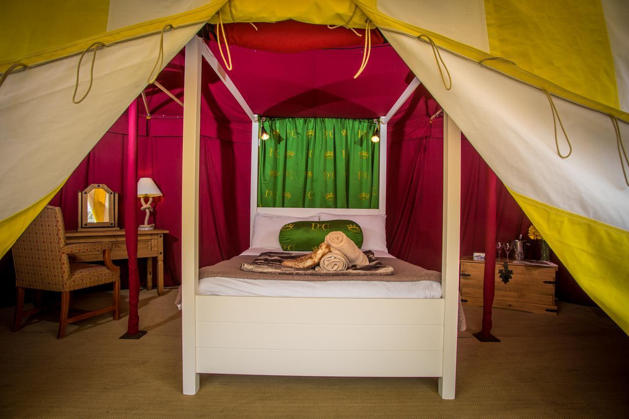 Leeds Castle Knights Glamping Hotel ภายนอก รูปภาพ